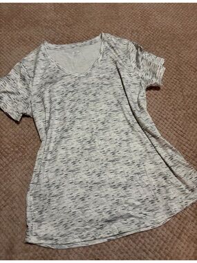 Soft Heathered Gray Short-Sleeve Women's Top